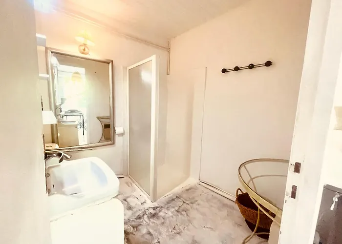 La Maisonnette Du Parc - Piscine - Tennis Appartement Nîmes